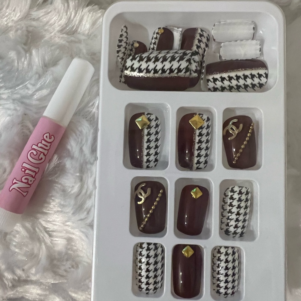 Fashion nails